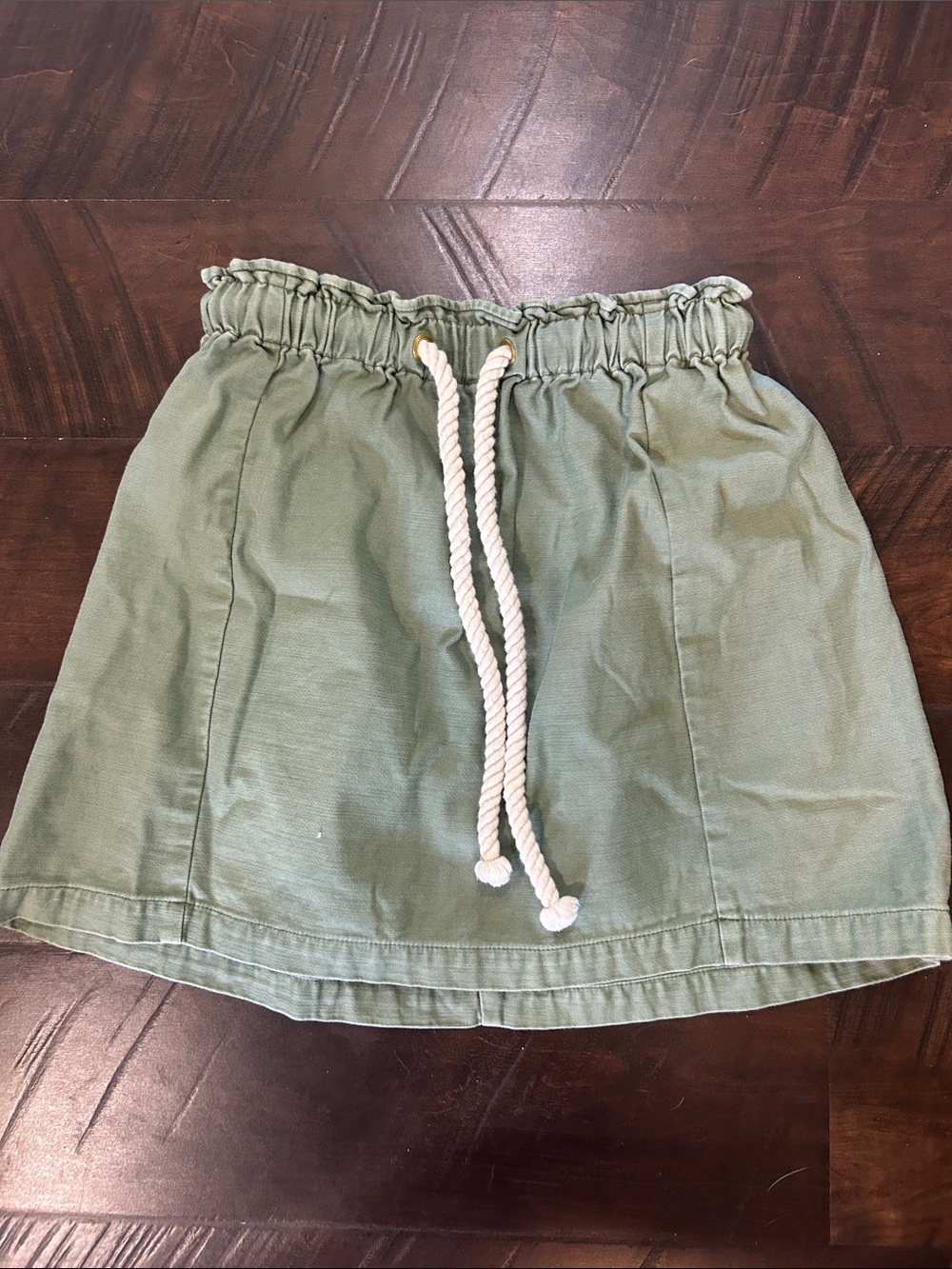 J crew 100% cotton pull on green skirt xs